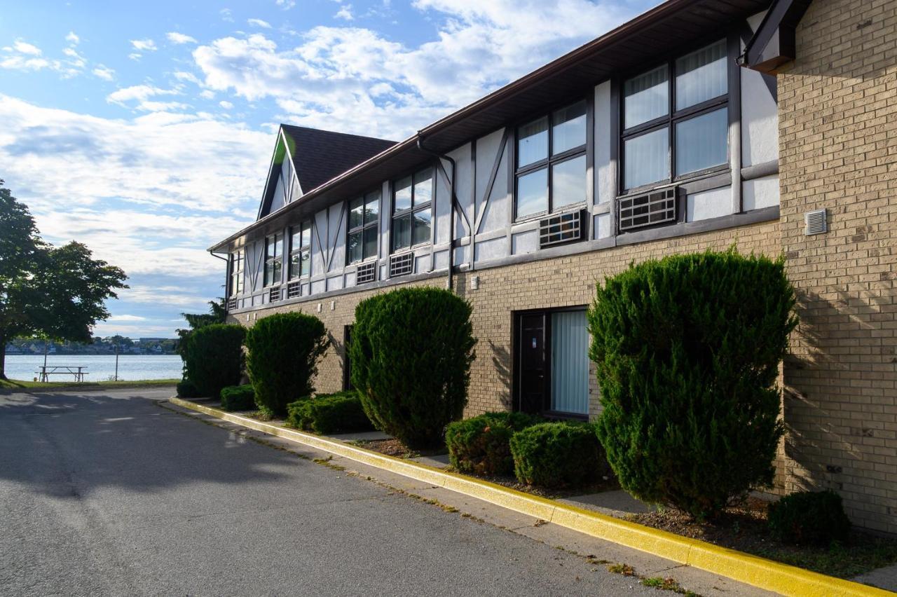 Days Inn By Wyndham Sarnia Harbourfront Luaran gambar