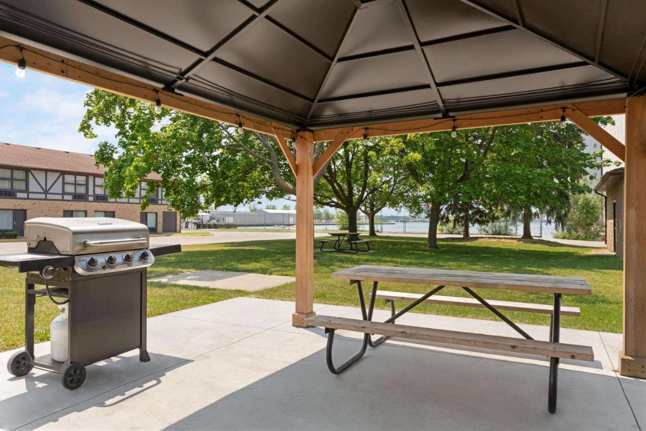 Days Inn By Wyndham Sarnia Harbourfront Luaran gambar