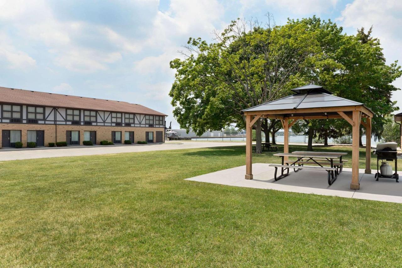 Days Inn By Wyndham Sarnia Harbourfront Luaran gambar