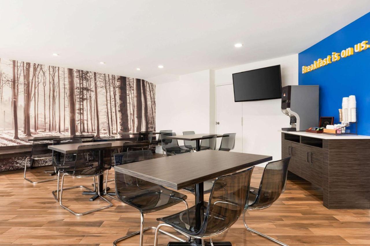 Days Inn By Wyndham Sarnia Harbourfront Luaran gambar